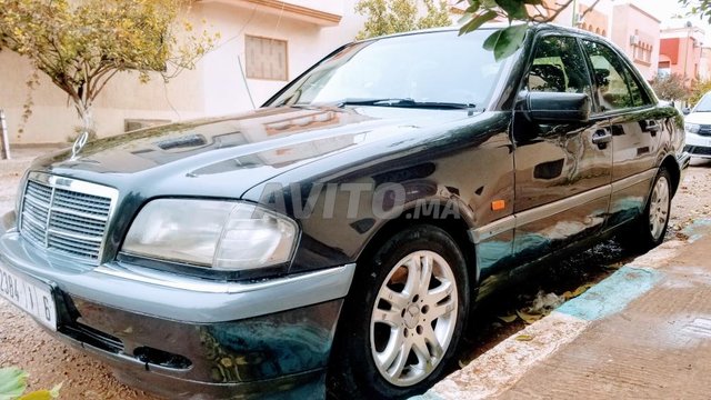 Voiture Mercedes benz R250 1995 au Maroc Diesel - 8 chevaux
