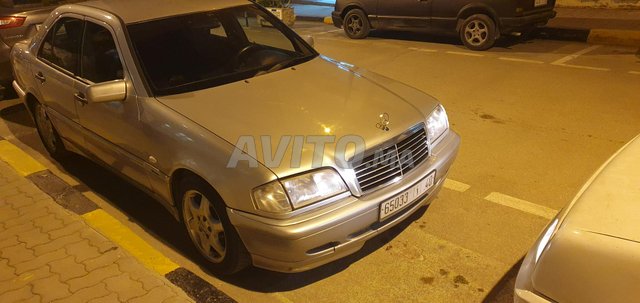 Voiture Mercedes benz R250 2008 au Maroc Diesel - 9 chevaux