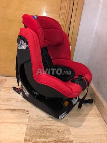 Siege Auto Chicco Oisys Isofix Rouge Equipements Pour Enfant Et Bebe A Casablanca Avito Ma