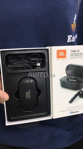 jbl earbuds tws 10