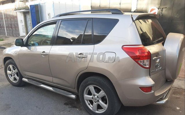 Avito toyota rav4