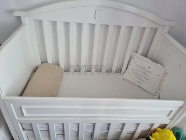 Lit Bebe En Bois Massif Equipements Pour Enfant Et Bebe A Casablanca Avito Ma