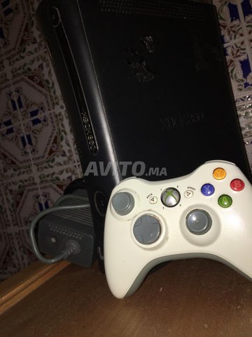 Xbox 360 avec 2 manette  - 1