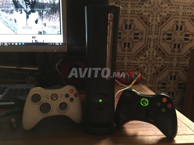 Xbox 360 avec 2 manette  - 2