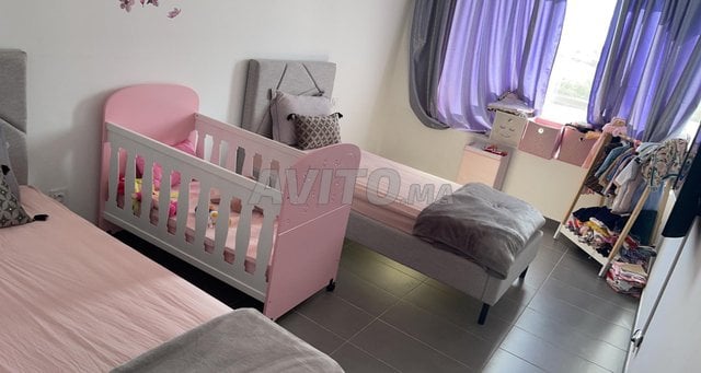 Lit Bebe Rose Meubles Et Decoration A Tanger Avito Ma