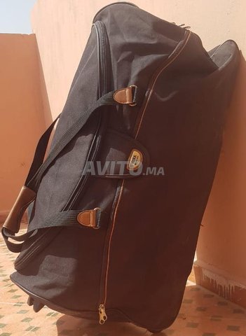 grand sac-valise de voyage noir et en cuir marron - 6