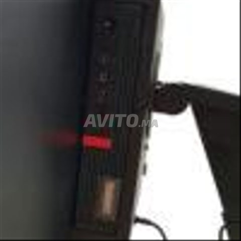 Lenovo ThinkCentre Tiny-in-One M920Q - 3