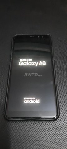Samsung Galaxy A8 noir en très bonne état - 2
