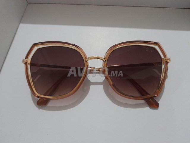 Lunette Dior presque neuf Prix : 2600dh