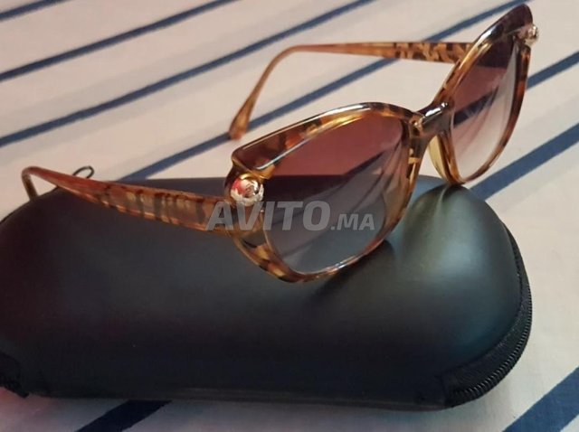 Lunette Dior presque neuf Prix : 2600dh