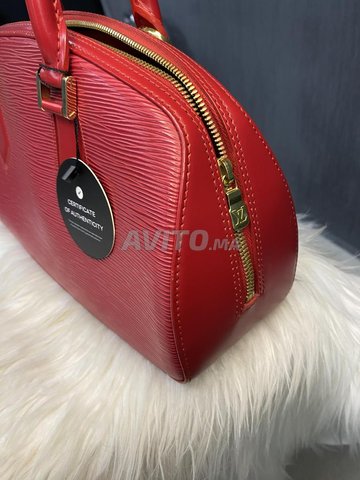 Pochette Femme Louis Vuitton  Sacs et Accessoires à Casablanca