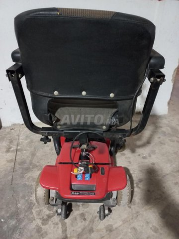 chargeur pour chaise roulante electrique 24V 8A, Pièces et Accessoires pour  véhicules à Fès