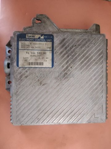 Calculateur moteur Peugeot Xantia 605 2.1 lucas  - 1