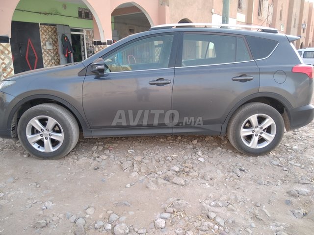 Voiture Toyota Rav 4 2013 à ouarzazate Diesel - 9 chevaux