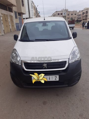 Voiture Peugeot Tepee 2017 à salé Diesel - 6 chevaux