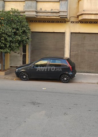 Voiture Fiat Punto 2000 à casablanca Essence - 6 chevaux