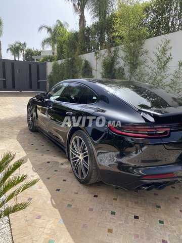 Voiture Porsche Panamera 2018 à fès Electrique
