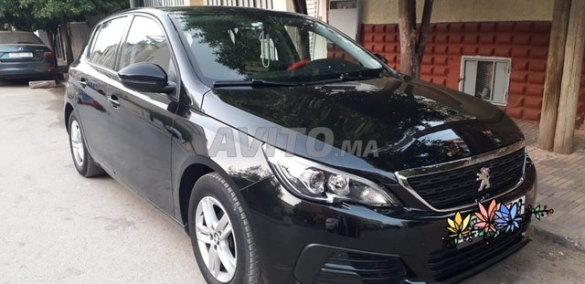 Voiture Peugeot 308 2018 à meknès Diesel - 6 chevaux