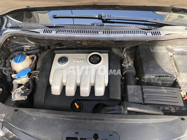 Voiture Volkswagen Touran 2005 à laâyoune Diesel - 8 chevaux
