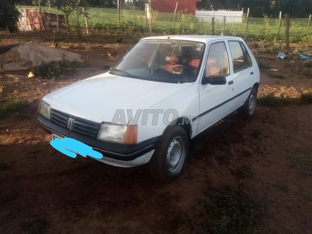 Voiture Peugeot 205 1983 à larache Essence