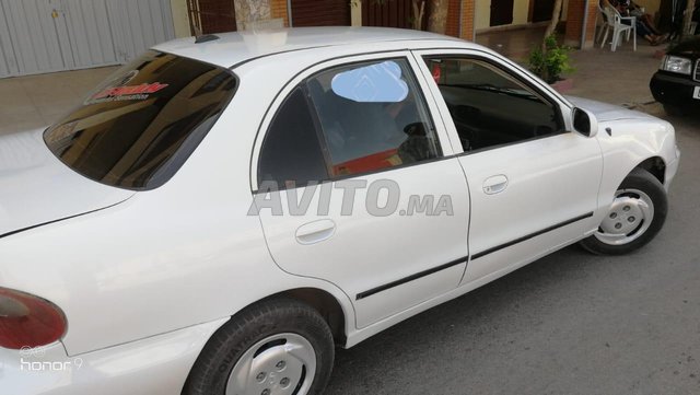 Voiture Hyundai Accent 1998 à meknès Essence - 9 chevaux
