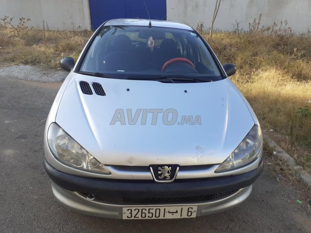 Voiture Peugeot 206 2004 à salé Essence - 6 chevaux