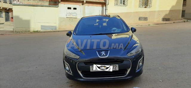 Voiture Peugeot 308 2014 à meknès Diesel - 6 chevaux