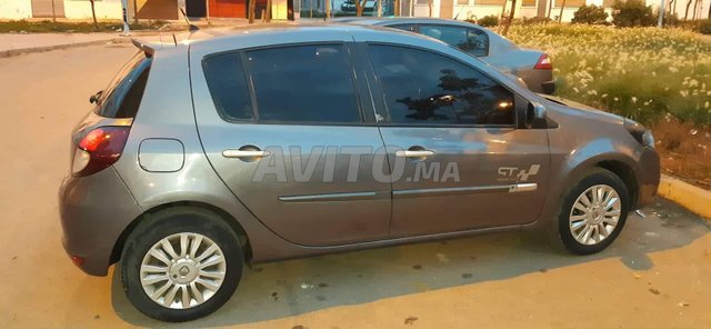 Voiture Renault Clio 2010 à mohammedia Diesel