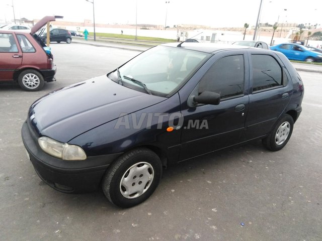 Voiture Fiat Palio 2000 à salé Essence - 6 chevaux