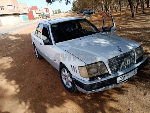 Voiture Mercedes benz R250 1989 à rabat Diesel