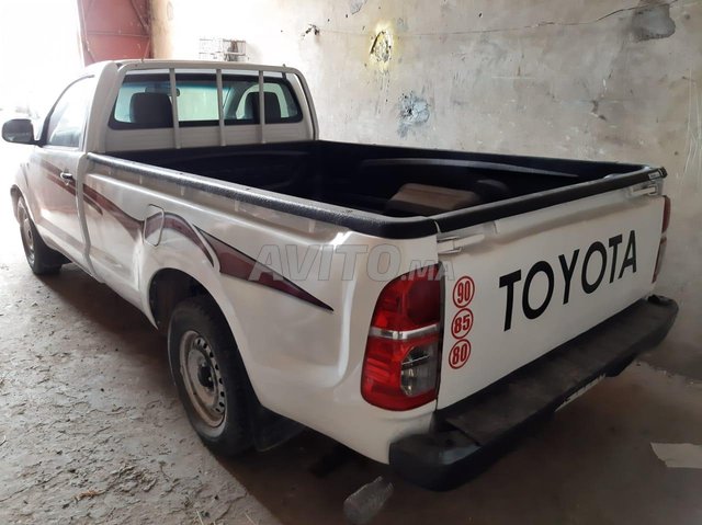 Voiture Toyota Hilux 2010 à el-gara Diesel - 10 chevaux