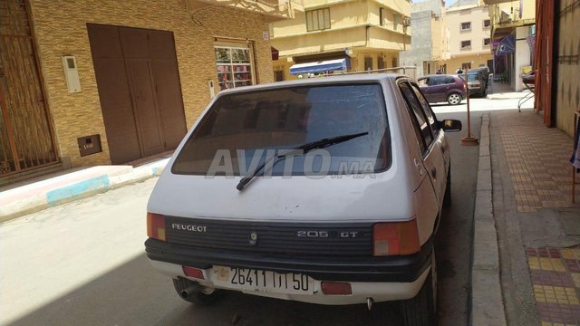 Voiture Peugeot 205 1985 à nador Essence