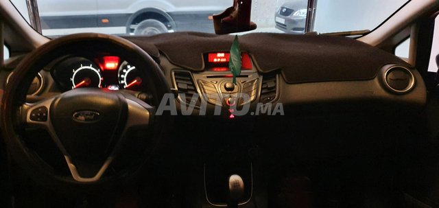 Voiture Ford Fiesta 2013 à guelmim Essence