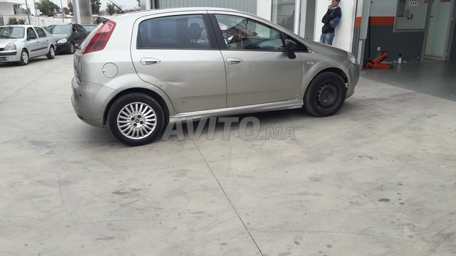 Voiture Fiat Punto 2008 à casablanca Essence - 7 chevaux
