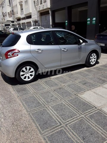 Voiture Peugeot 208 2015 à agadir Diesel - 7 chevaux