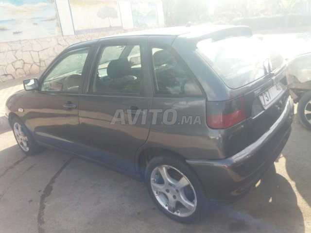 Voiture Seat Ibiza 2000 à casablanca Essence - 8 chevaux