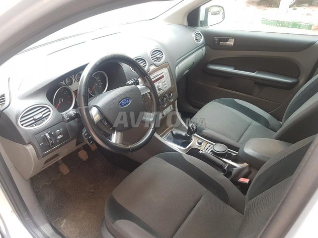 Voiture Ford Focus 2012 à meknès Essence - 8 chevaux