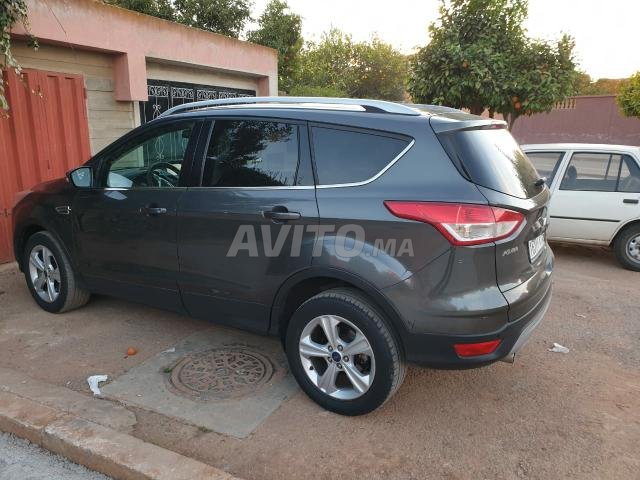 Voiture Ford Kuga 2016 à ben-guerir Diesel - 8 chevaux