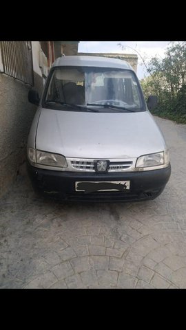Voiture Peugeot Partner 2002 à tétouan Diesel - 7 chevaux