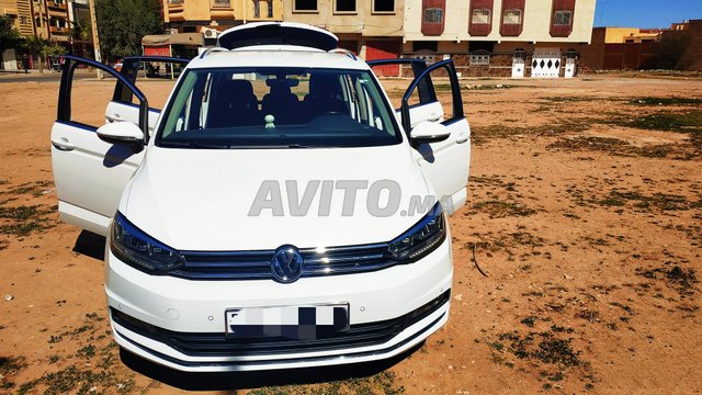 Voiture Volkswagen Touran 2017 à oujda Diesel - 8 chevaux