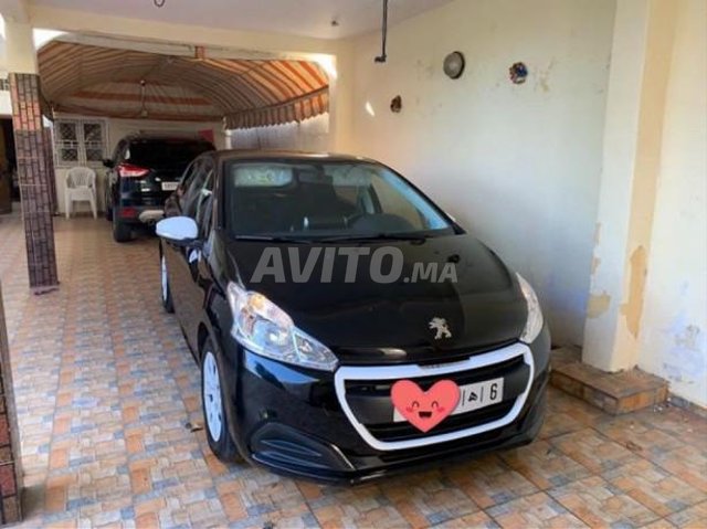 Voiture Peugeot 208 2016 à agadir Diesel - 6 chevaux
