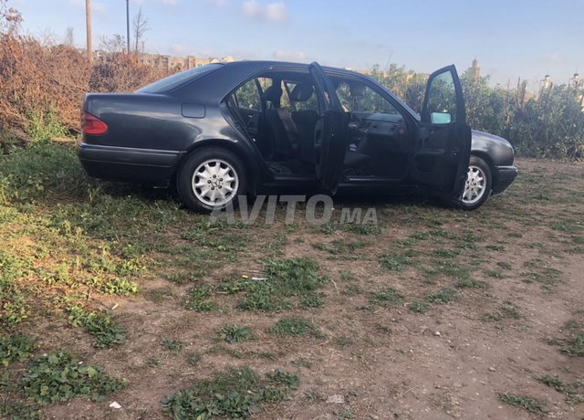 Voiture Mercedes benz R250 2000 à casablanca Diesel