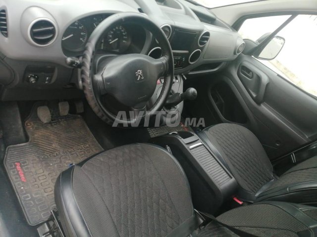 Voiture Peugeot Partner 2018 à casablanca Diesel - 7 chevaux