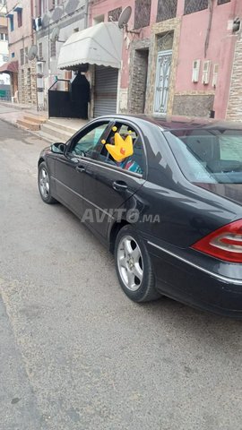 Voiture Mercedes benz 220 2002 à mohammedia Diesel - 8 chevaux