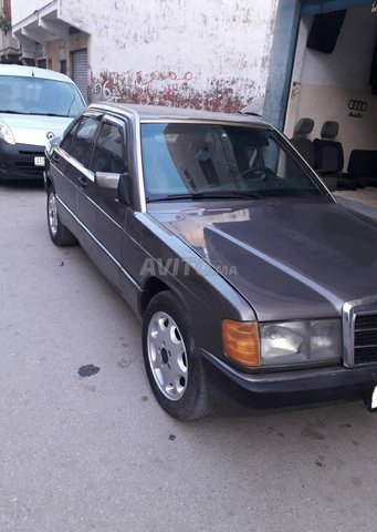 Voiture Mercedes benz R190 1984 à tétouan Diesel - 8 chevaux