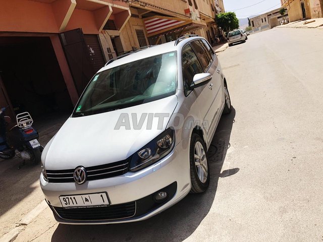 Voiture Volkswagen Touran 2011 à oujda Diesel - 8 chevaux