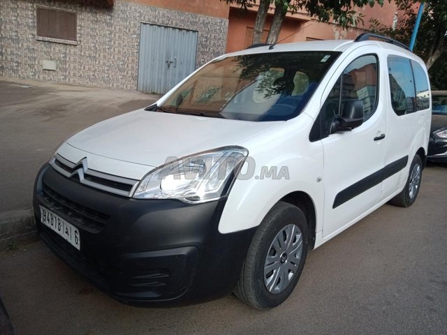Voiture Citroen Berlingo 2017 à casablanca Diesel - 6 chevaux