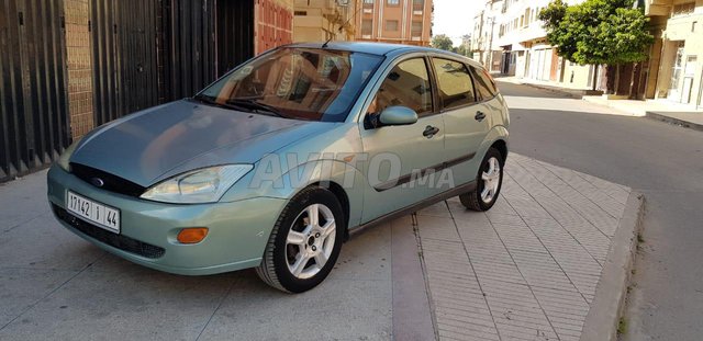 Voiture Ford Focus 2000 à berrechid Essence - 8 chevaux