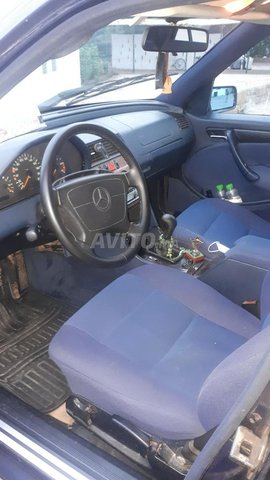 Voiture Mercedes benz 220 1997 à rabat Diesel - 10 chevaux