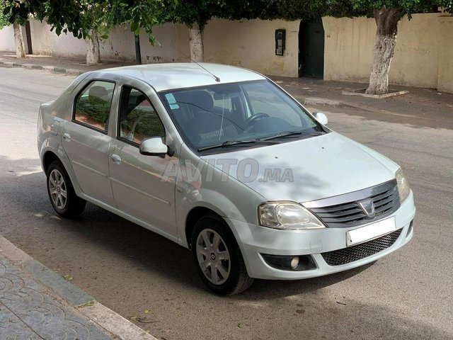 Voiture Dacia Logan 2012 à settat Diesel - 6 chevaux